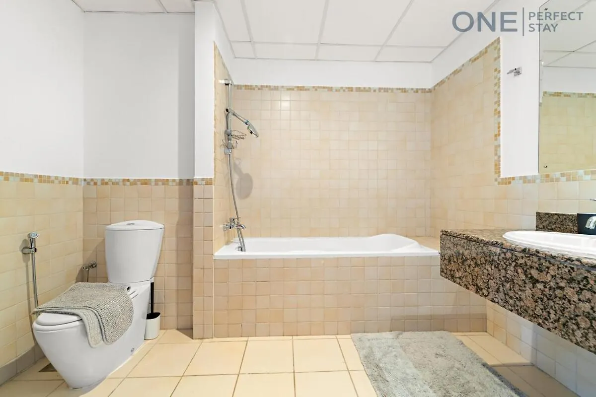 2Br Apartment In Jbr Dubai With Dubai Eye View United Arab Emirates